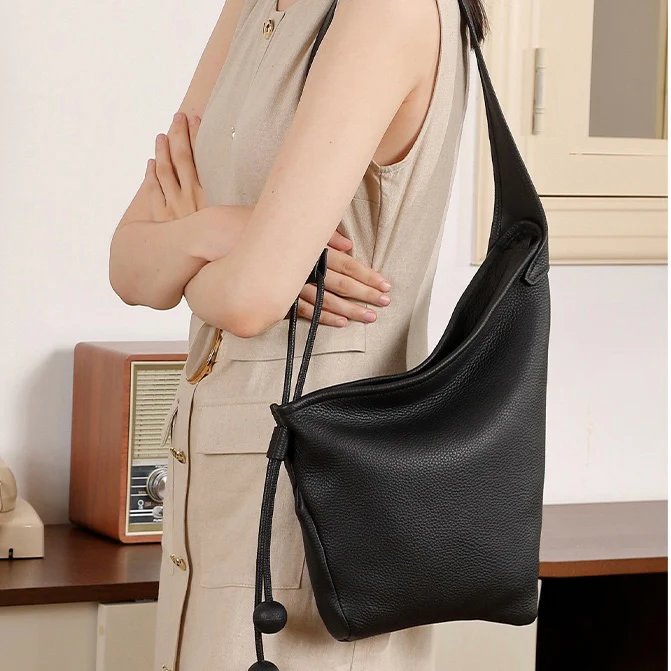 Asymmetric Design Slouchy Horn Shaped Crossbody Bag