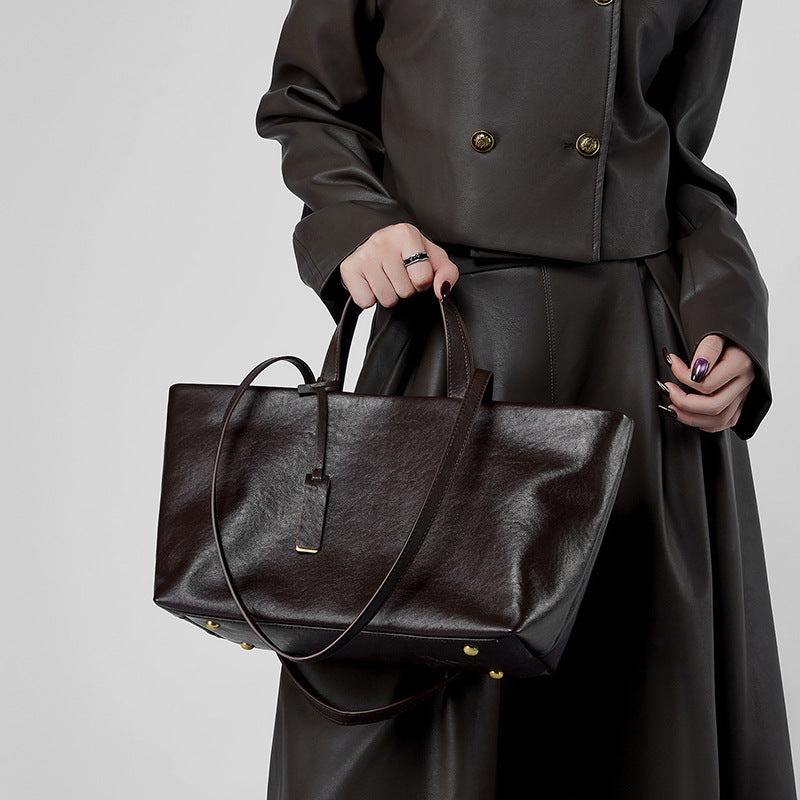 Retro Soft Leather Large Capacity Commuter Bag