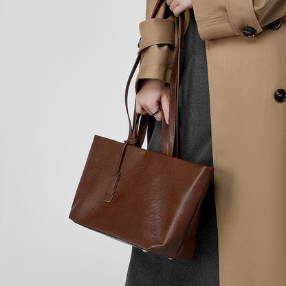Retro Soft Leather Large Capacity Commuter Bag