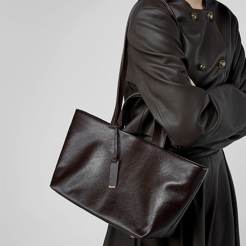 Retro Soft Leather Large Capacity Commuter Bag