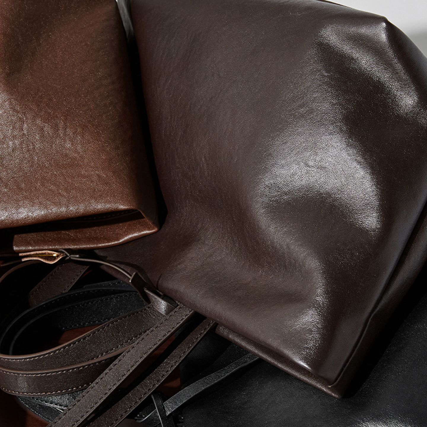 Retro Soft Leather Large Capacity Commuter Bag