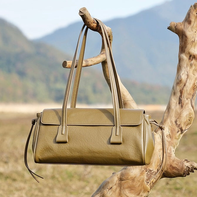 Vegetable Tanned Underarm Baguette Bag