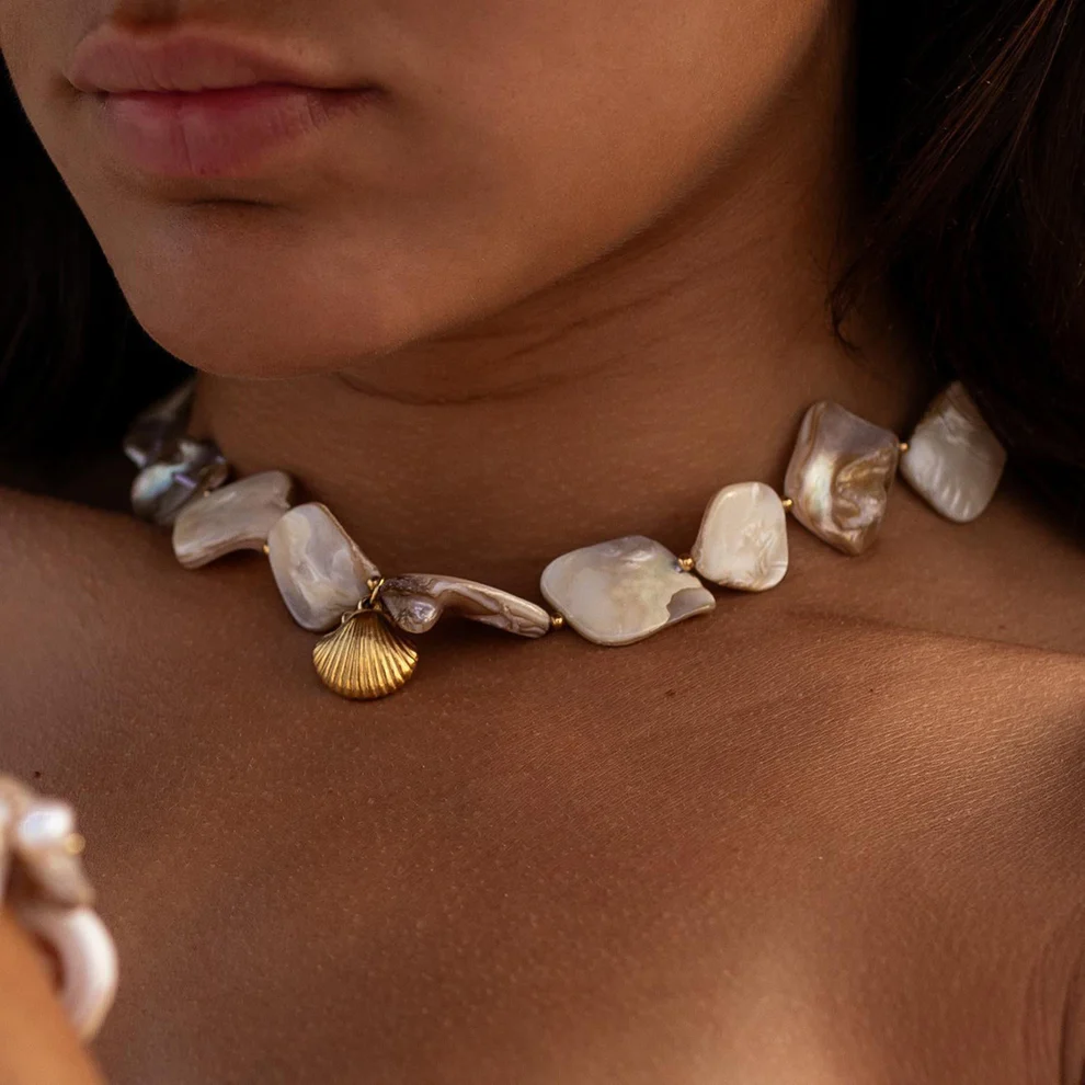 Niche Shell String During Necklace