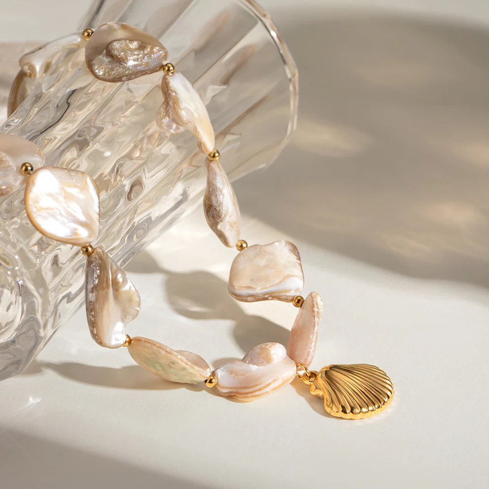 Niche Shell String During Necklace